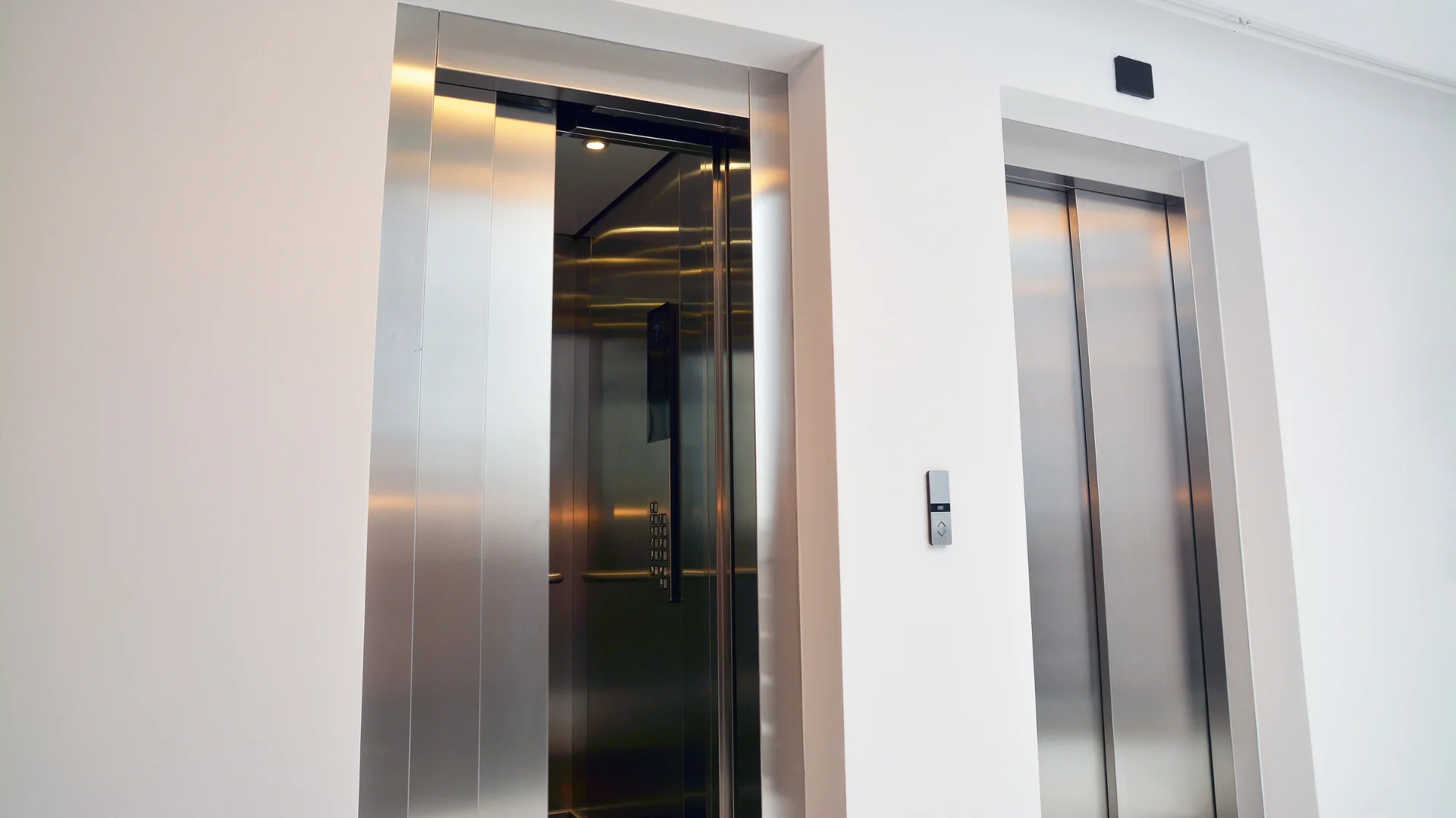 Elevator Operator